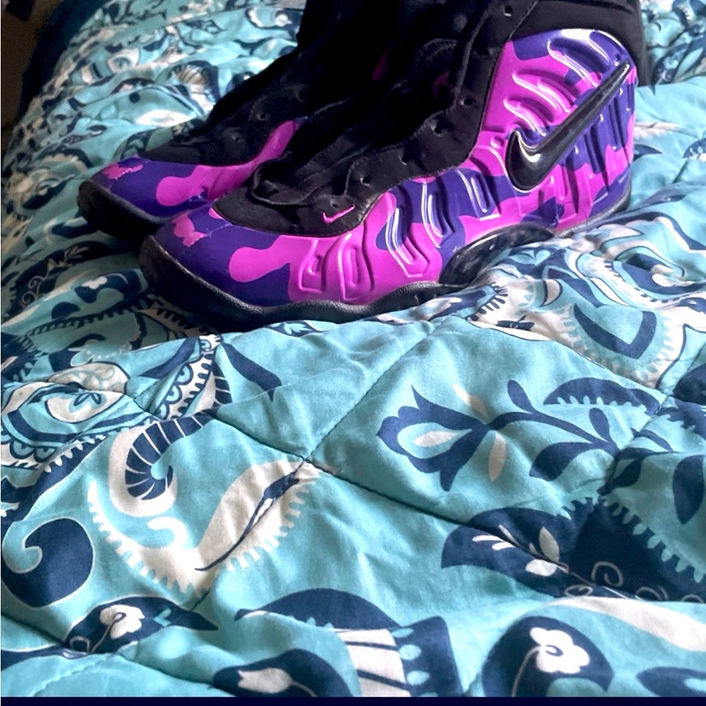 Brand new condition, worn once, size 7 in men,